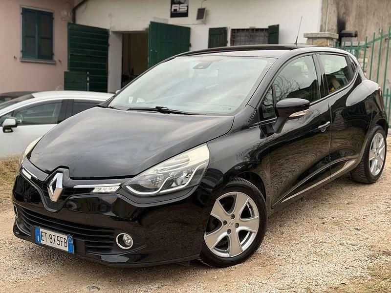 Nero Usata 2013 Renault Clio IV Tre volumi | 4990 € (Buon prezzo) - Immagine 1/4
