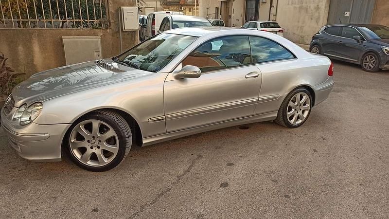 Usata Mercedes CLK270 Elegance 170 CV (125 kW) 2006 Argento Coupé