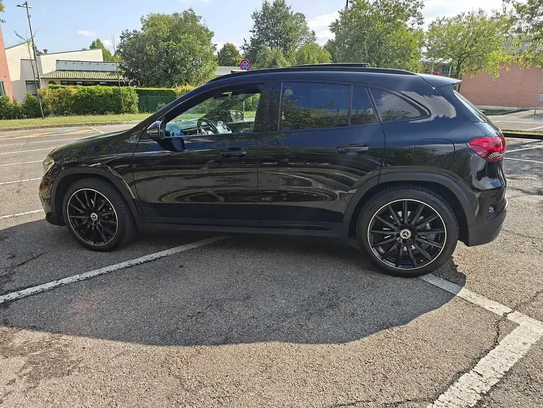 Begagnad Mercedes GLA220 Premium 190 HK (139 kW) 2023 Svart SUV