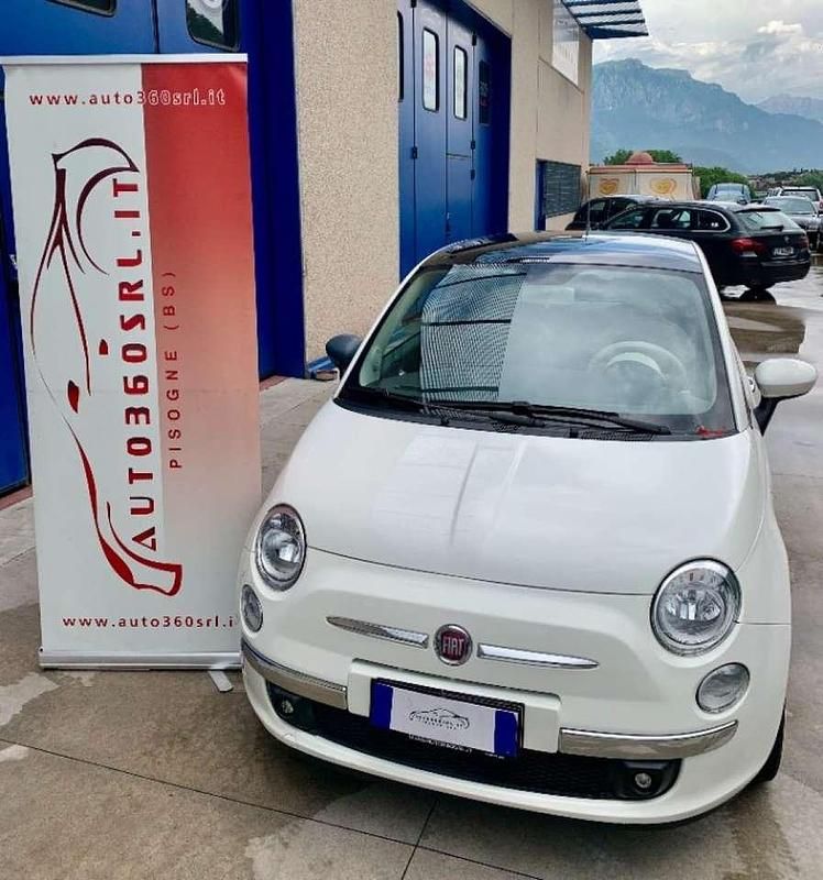 Usata Fiat 500 Lounge 69 CV (50 kW) 2010 Bianco pastello Utilitaria