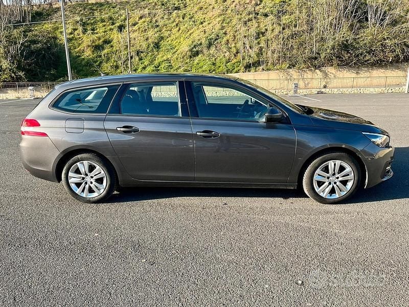 Usata Peugeot 308 SW 102 CV (75 kW) 2018 Grigio Station wagon