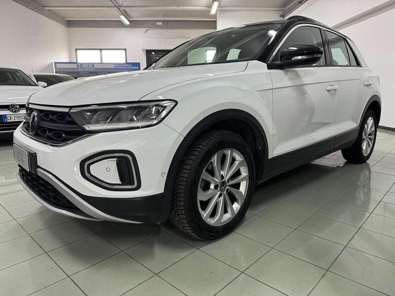 Usata VW T-Roc Life 110 CV (80 kW) 2022 Bianco SUV