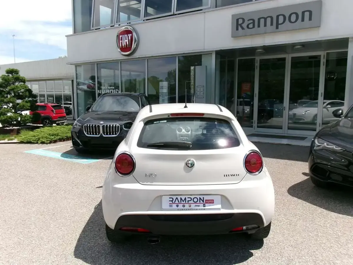 Usata Alfa Romeo MiTo Distinctive 120 CV (88 kW) 2011 Bianco Utilitaria
