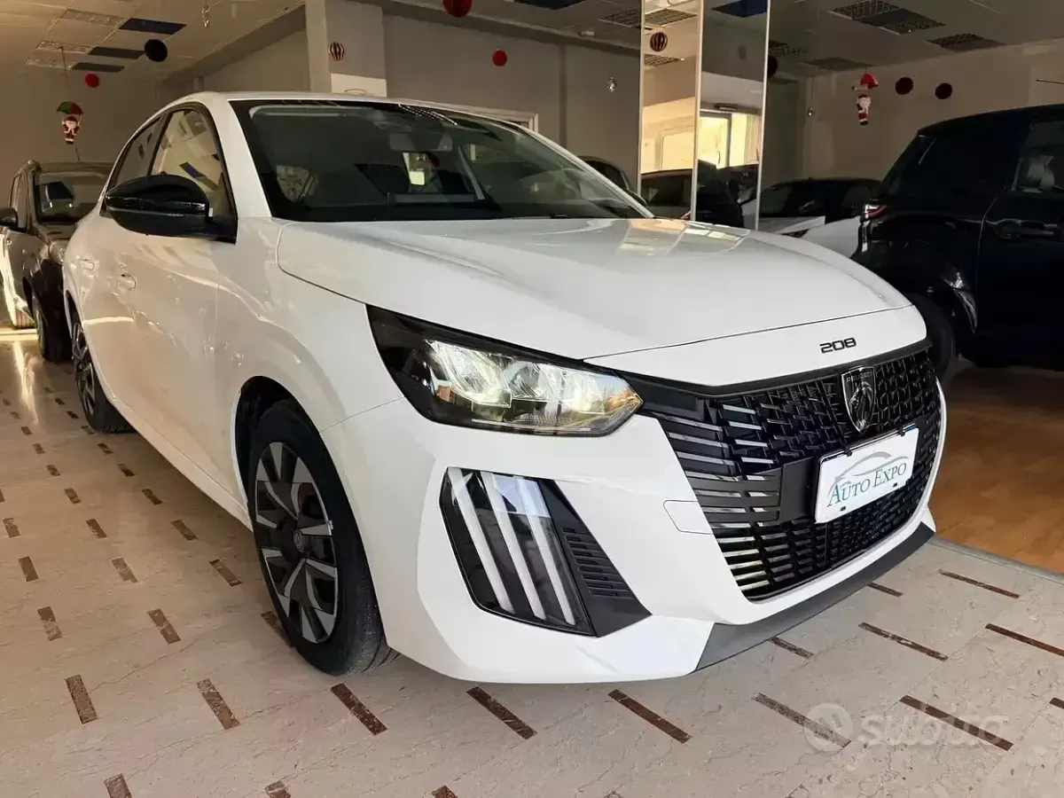 Usata Peugeot 208 Style 101 CV (74 kW) 2025 Bianco Utilitaria