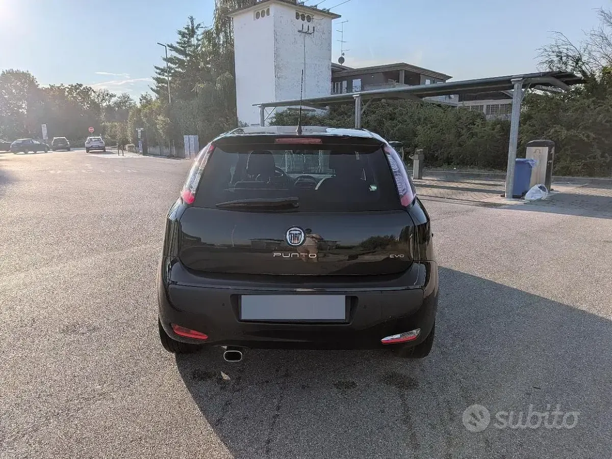 Usata Fiat Punto Evo Sport 135 CV (99 kW) 2010 Nero Utilitaria