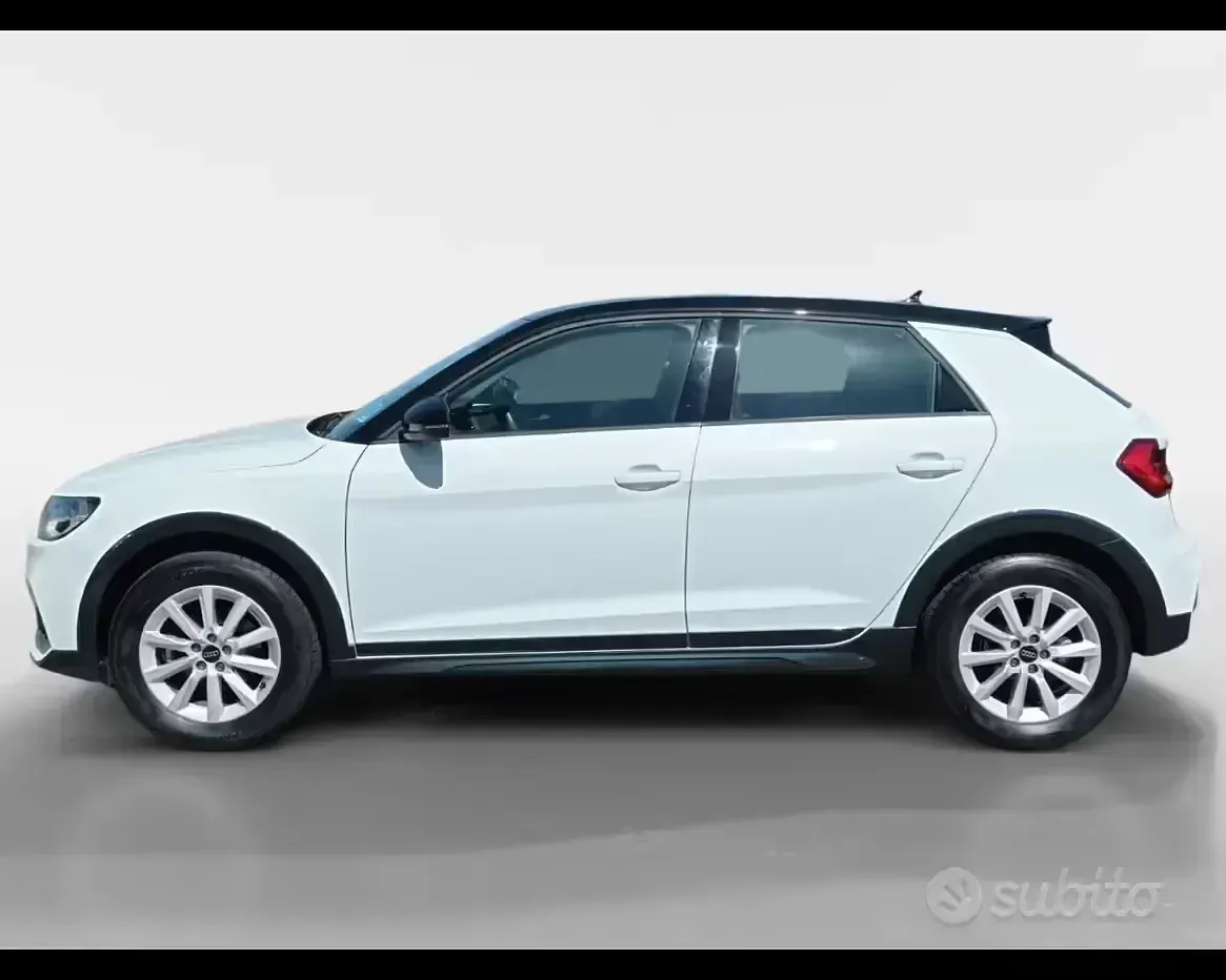 Usata Audi A1 Design 116 CV (85 kW) 2024 Grigio SUV
