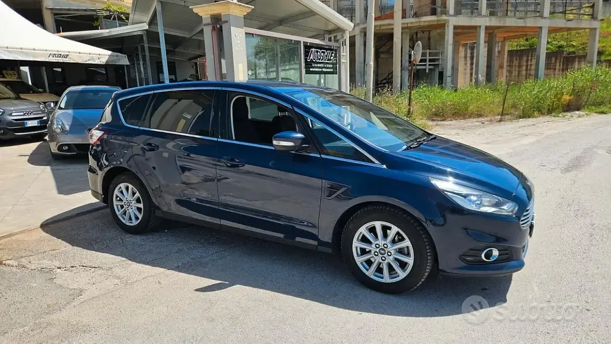 Usata Ford S-MAX Titanium 150 CV (110 kW) 2017 Blu Monovolume