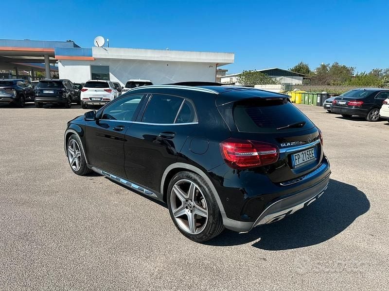 Usata Mercedes GLA200 Premium 136 CV (100 kW) 2018 Nero SUV