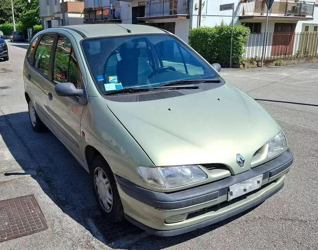 Usata Renault Scenic E-Tech 86 CV (63 kW) 1998 Verde Monovolume