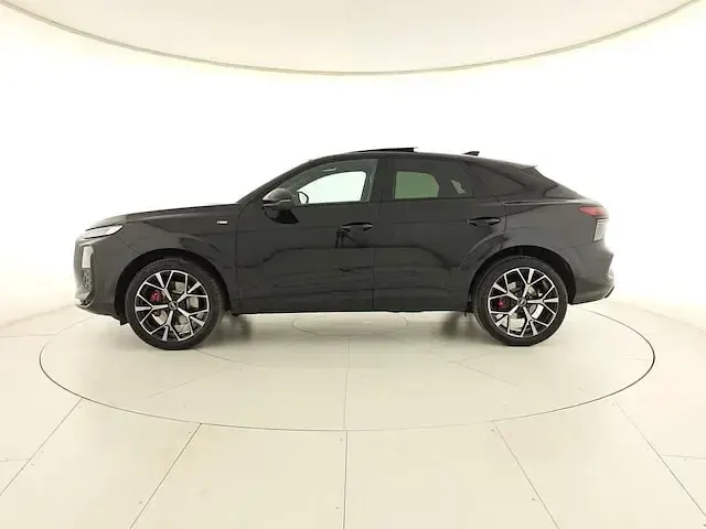 Nuova Audi Q3 Sportback S-Line 150 CV (110 kW) 2026 Nero mito metallizzato SUV