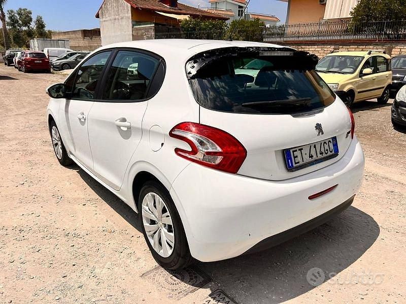 Usata Peugeot 208 Active 82 CV (60 kW) 2014 Other Utilitaria