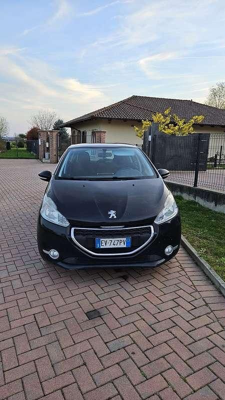 Usata Peugeot 208 Active 68 CV (50 kW) 2014 Utilitaria
