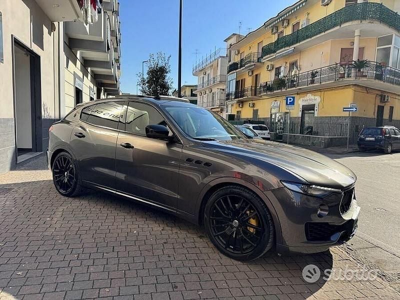 Usata Maserati GranSport 275 CV (202 kW) 2018 Grigio Station wagon