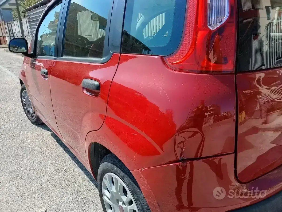 Usata Fiat Panda 69 CV (50 kW) 2015 Rosso Utilitaria
