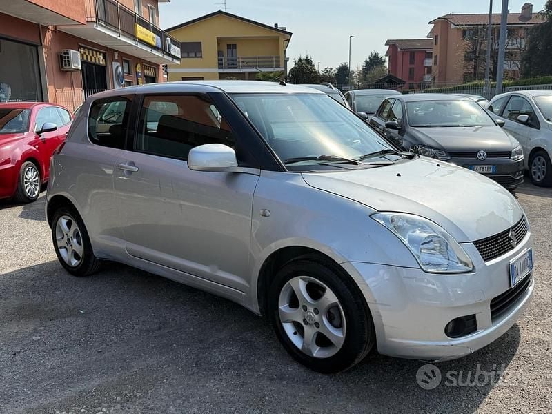 Usata Suzuki Swift GL 92 CV (67 kW) 2006 Nero Utilitaria