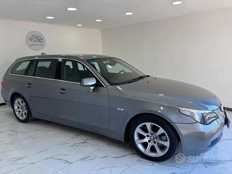 Begagnad BMW 530 235 HK (172 kW) 2007 Grå Kombi