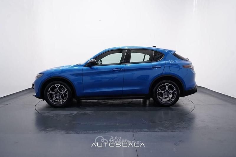 Usata Alfa Romeo Stelvio Sprint 160 CV (117 kW) 2024 Blu SUV