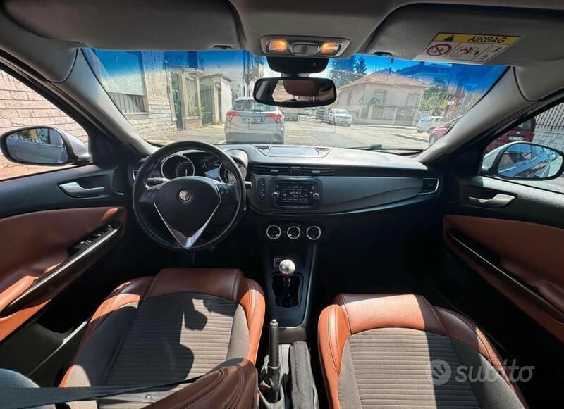 Usata Alfa Romeo Giulietta 105 CV (77 kW) 2015 Grigio Utilitaria