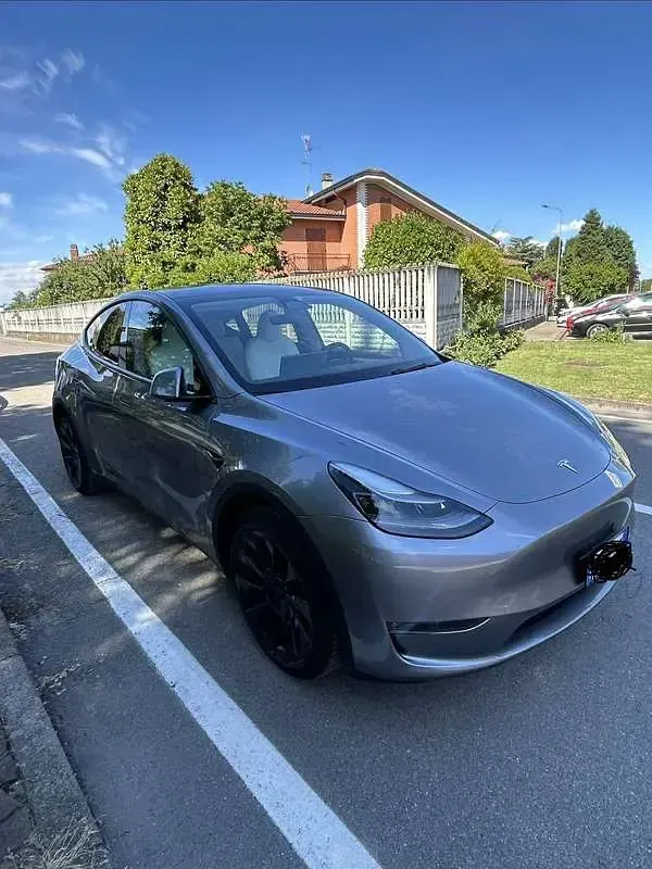 Usata Tesla Model Y 152 kW (208 CV) 2023 SUV