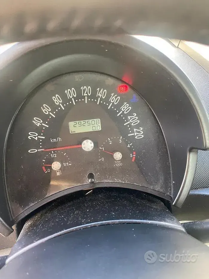 Begagnad VW New Beetle 2001 Grå Halvkombi