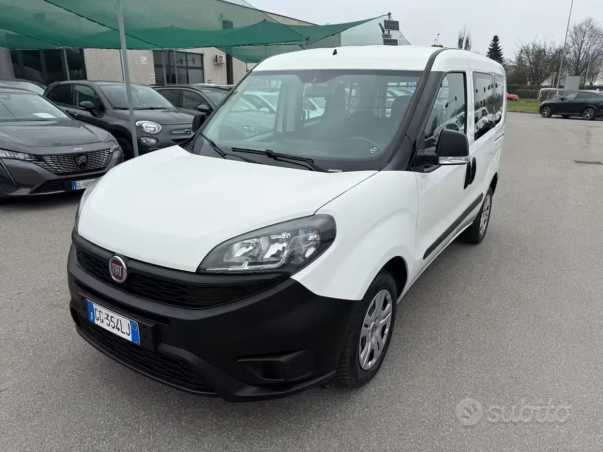 Usata Fiat Doblò Easy 90 CV (66 kW) 2021 Monovolume
