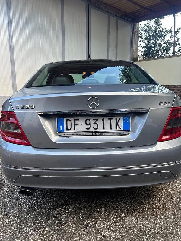 Usata Mercedes C220 Avantgarde 170 CV (125 kW) 2007 Grigio Berlina