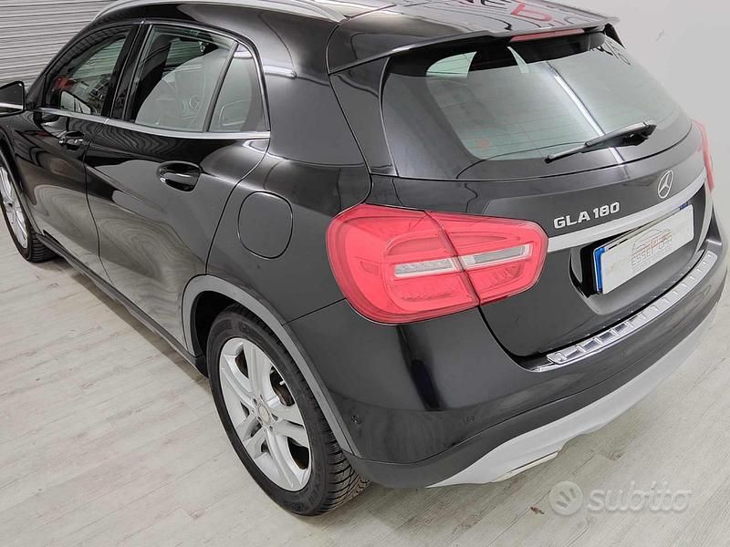 Usata Mercedes GLA180 122 CV (89 kW) 2015 Nero SUV