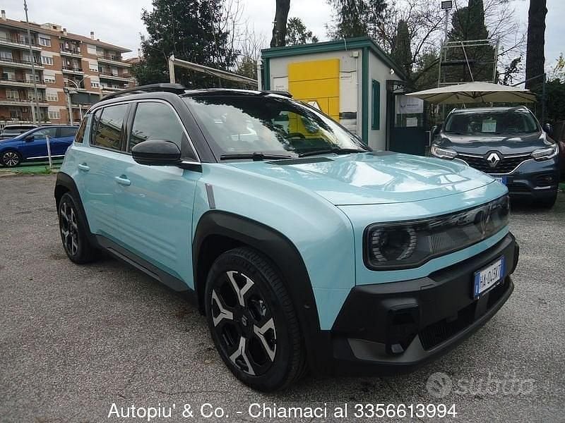 Usata Renault 4 E-Tech Komfort 110 kW (150 CV) 2025 Verde SUV