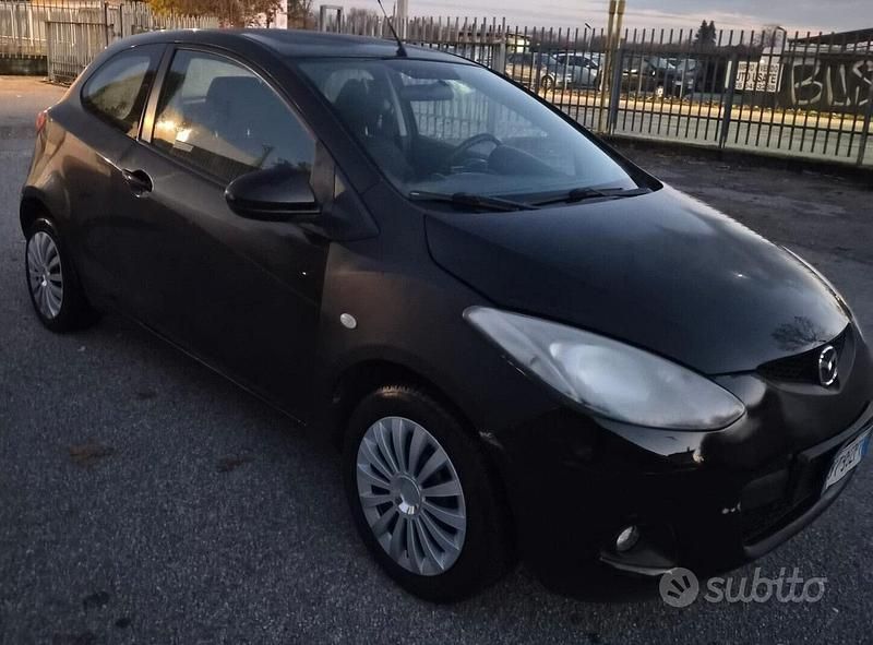 Usata Mazda 2 74 CV (54 kW) 2009 Nero Berlina