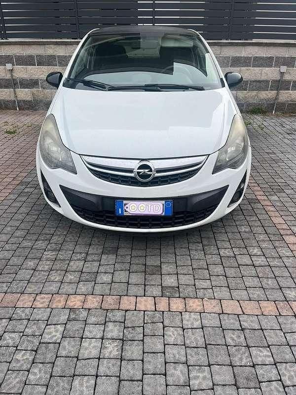 Usata Opel Corsa Comfort 75 CV (55 kW) 2013 Utilitaria