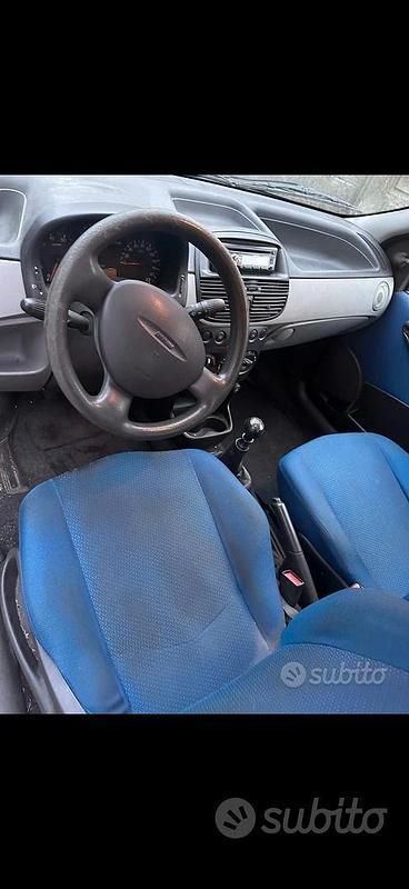Usata Fiat Punto 60 CV (44 kW) 2001 Utilitaria
