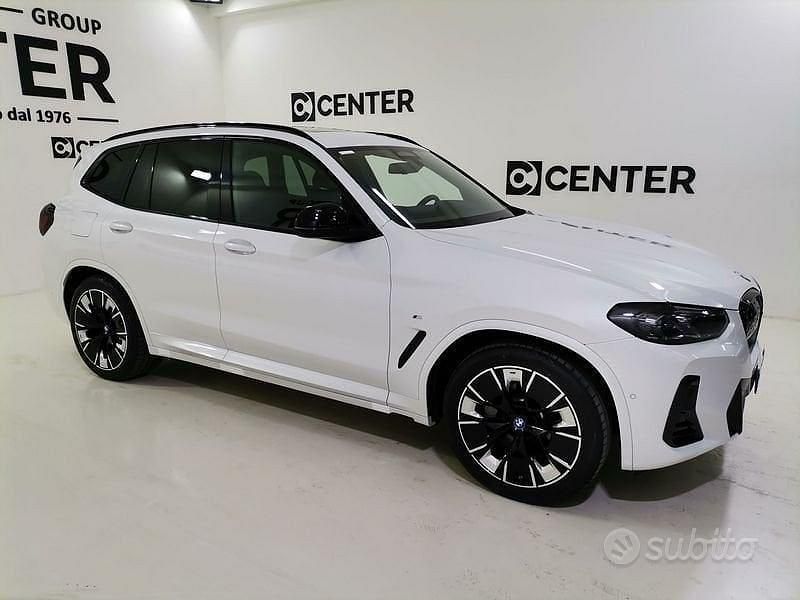 Usata BMW iX3 Impressive 80 kW (109 CV) 2024 Bianco SUV