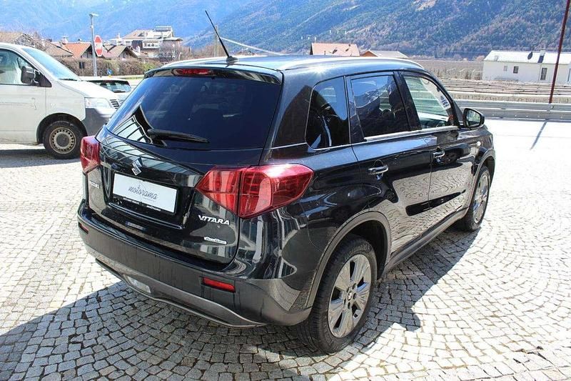 Usata Suzuki Vitara 111 CV (81 kW) 2019 Nero SUV