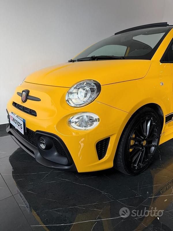 Usata Abarth 595C Competizione 180 CV (132 kW) 2021 Giallo Cabrio