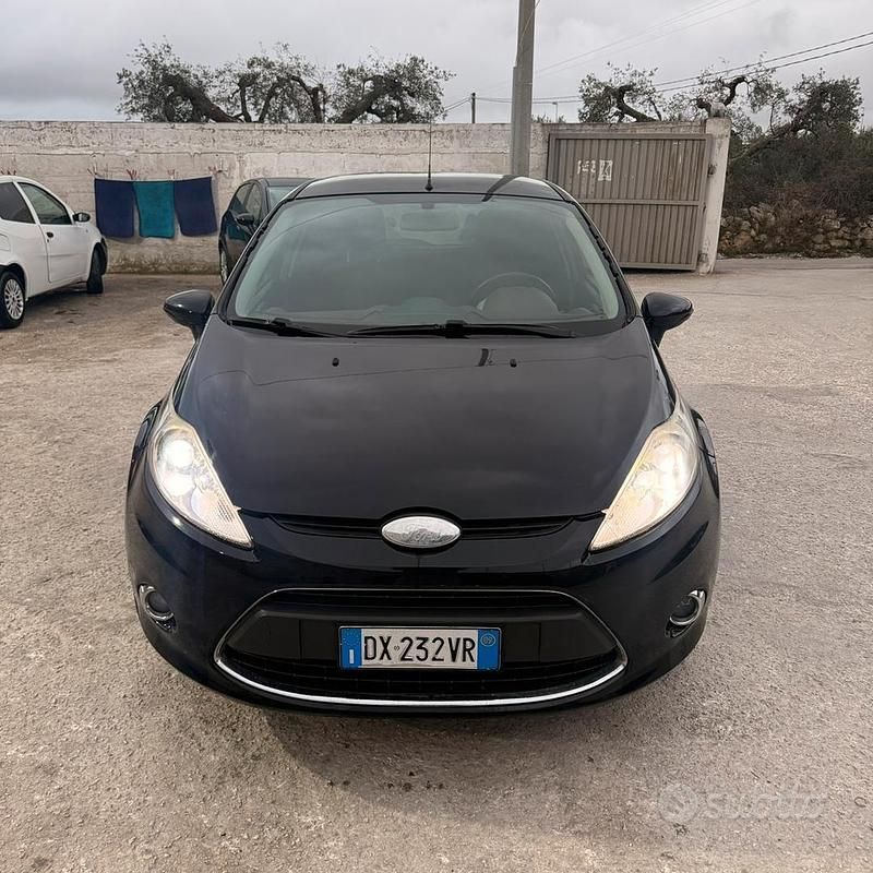 Usata Ford Fiesta 70 CV (51 kW) 2009 Nero Utilitaria