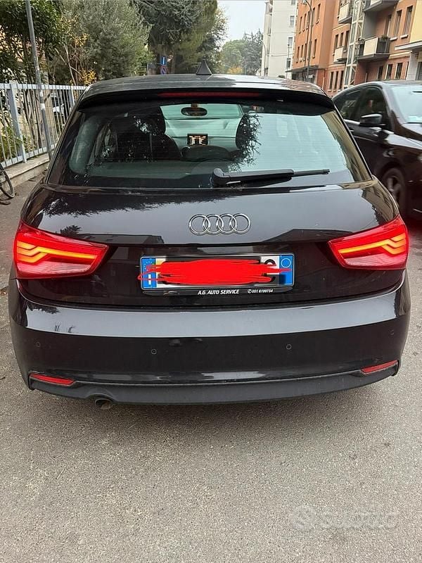 Usata Audi A1 Sportback 90 CV (66 kW) 2015 Nero Utilitaria