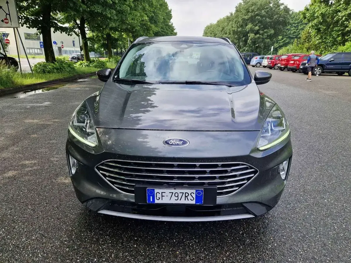 Usata Ford Kuga Titanium 120 CV (88 kW) 2021 Grigio SUV