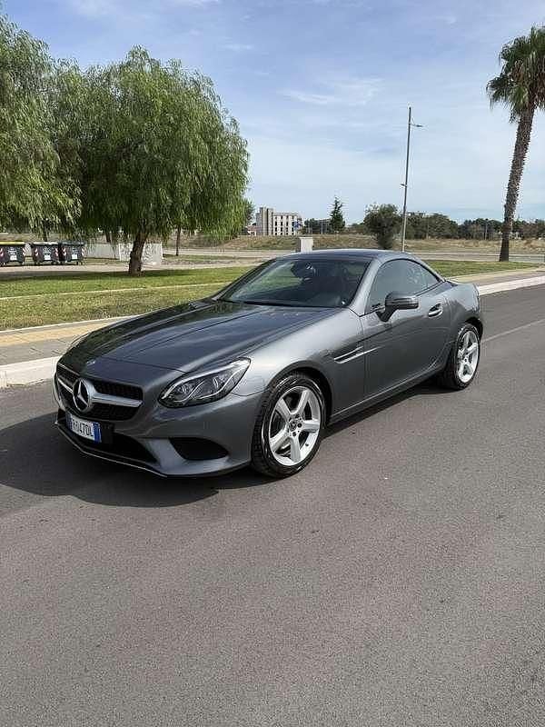 Usata Mercedes SLC200 184 CV (135 kW) 2018 Grigio Cabrio