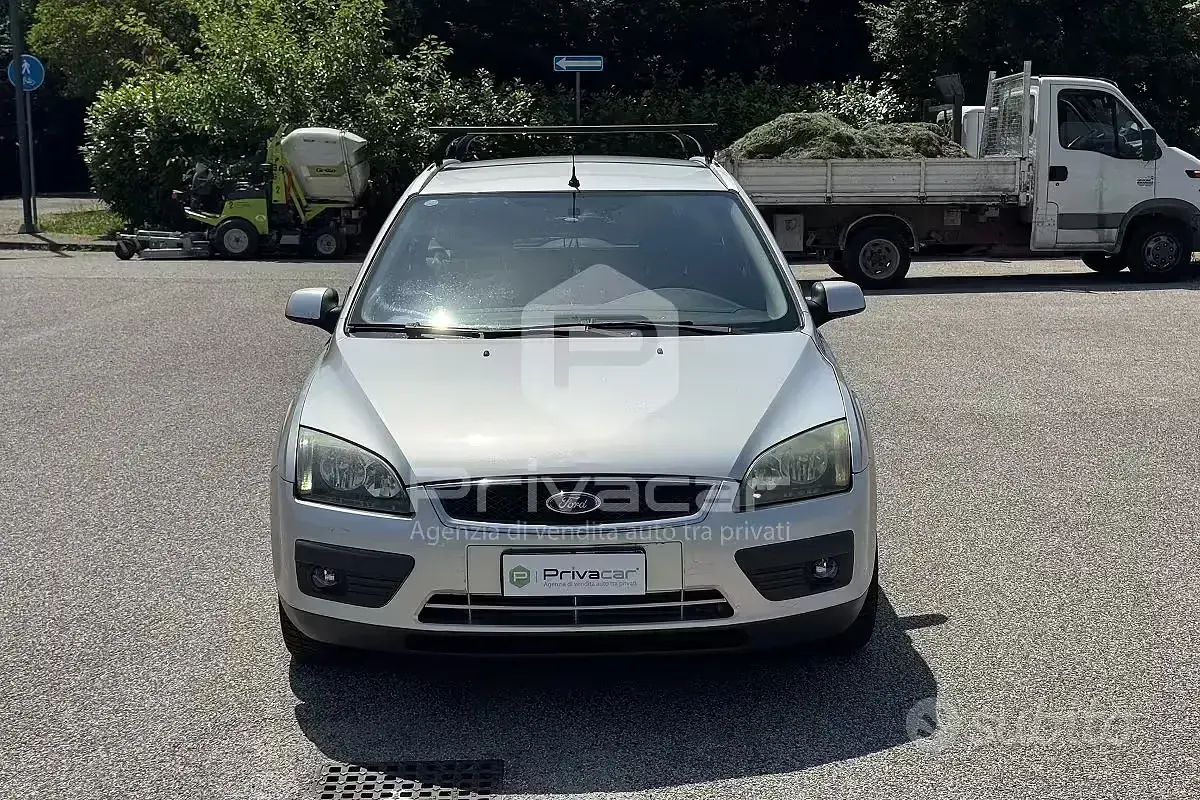 Usata Ford Focus S 90 CV (66 kW) 2007 Grigio Station wagon