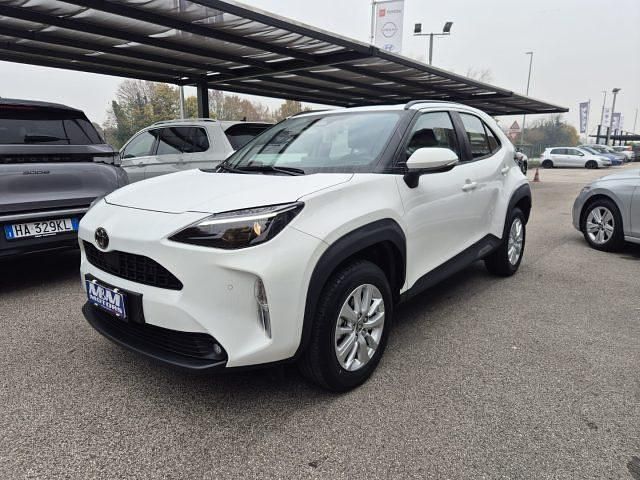 Usata Toyota Yaris Cross Active 92 CV (67 kW) 2025 Bianco SUV