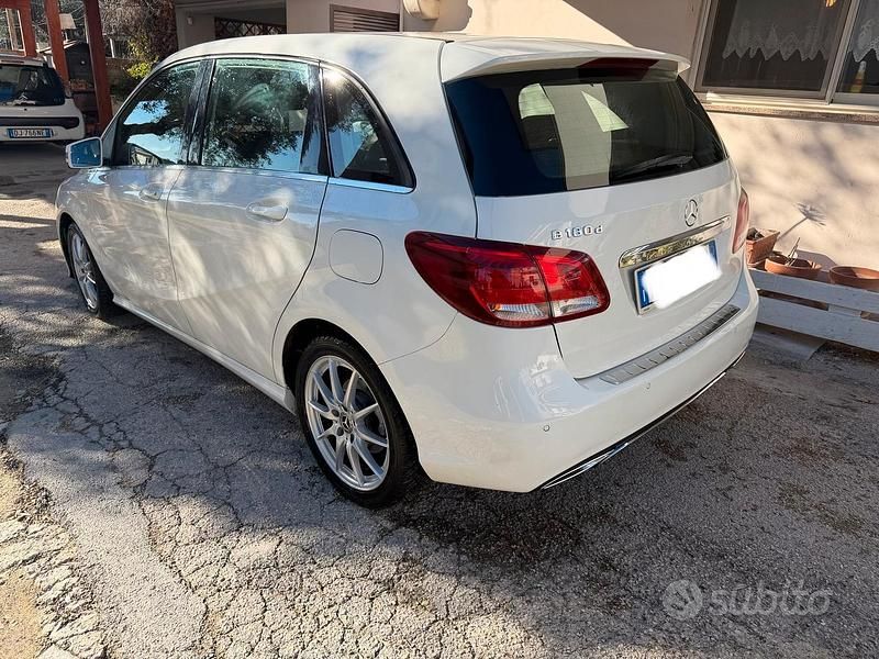 Usata Mercedes B180 2017 Bianco Monovolume