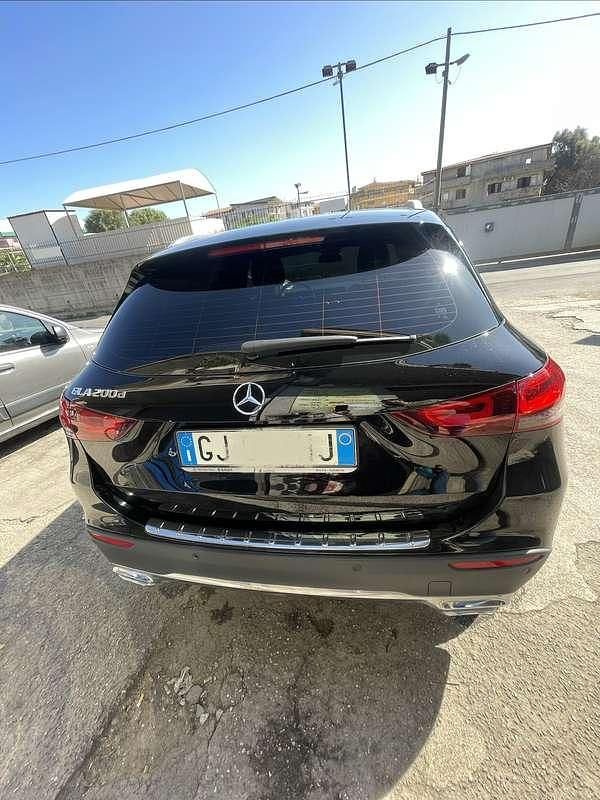 Usata Mercedes GLA200 150 CV (110 kW) 2022 SUV