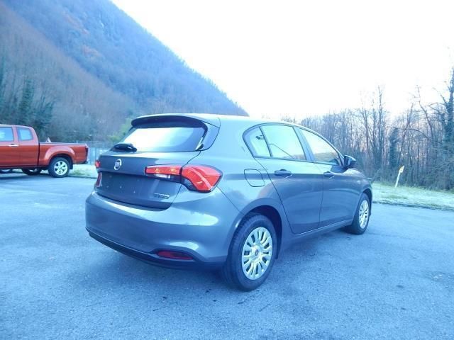 Auto Nuove FIAT Tipo 5 porte benzina 1.4 T-Jet 120cv ...