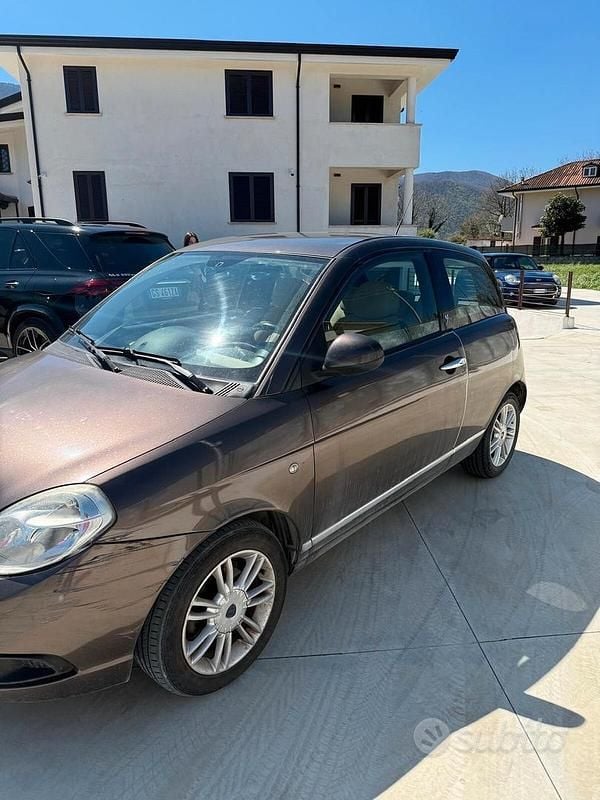 Gebraucht Lancia Ypsilon 75 PS (55 kW) 2010 Braun Kleinwagen