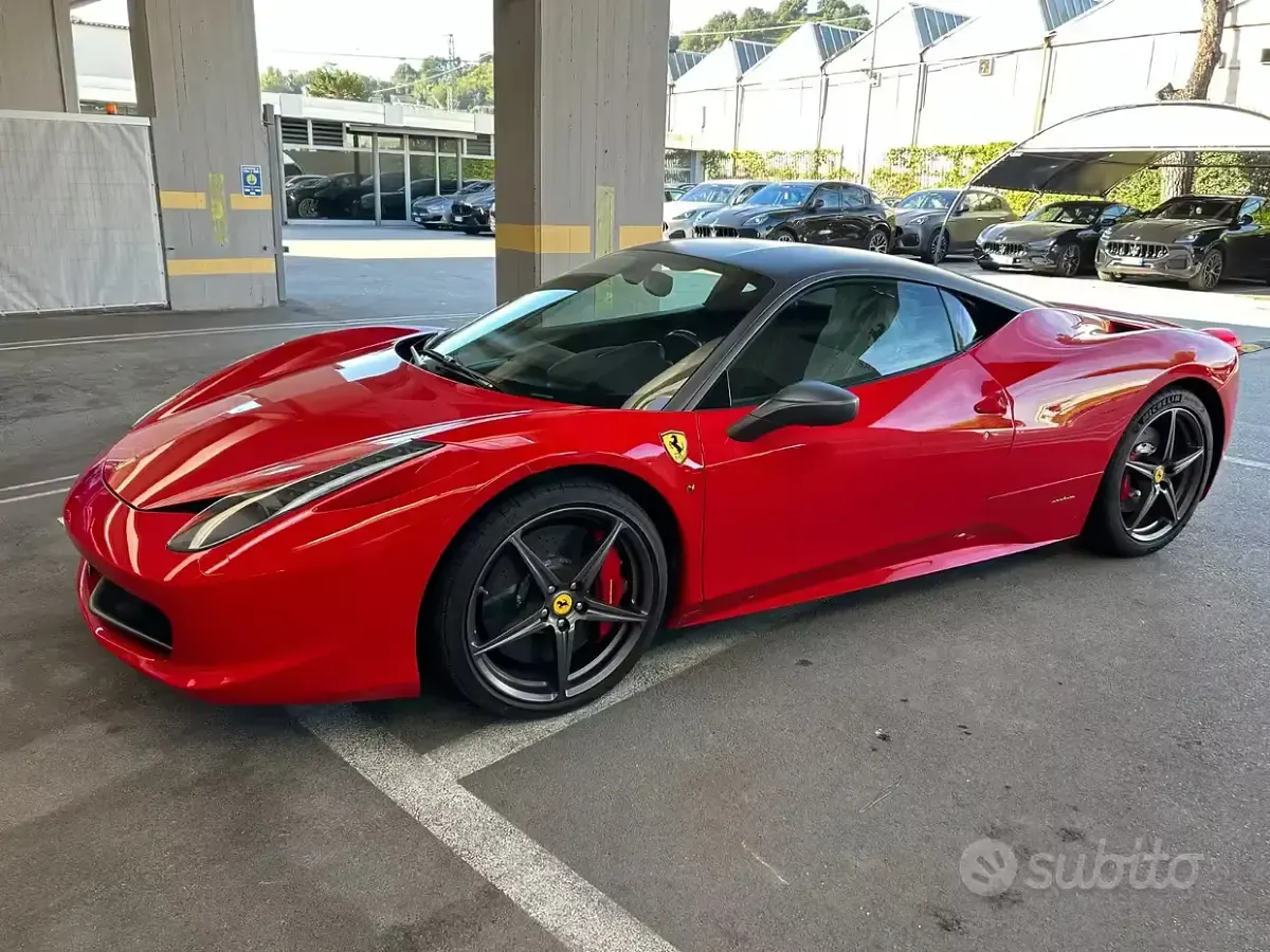 Usata Ferrari 458 566 CV (416 kW) 2011 Rosso Coupé