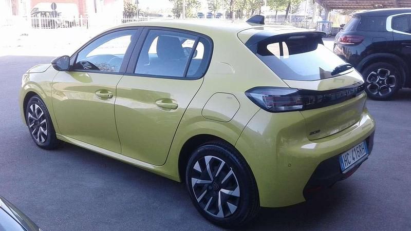 Usata Peugeot 208 Active 102 CV (75 kW) 2024 Giallo Utilitaria