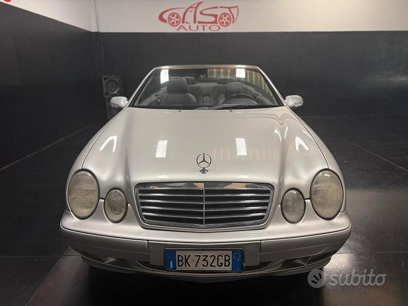 Usata Mercedes CLK200 192 CV (141 kW) 2000 Argento Cabrio