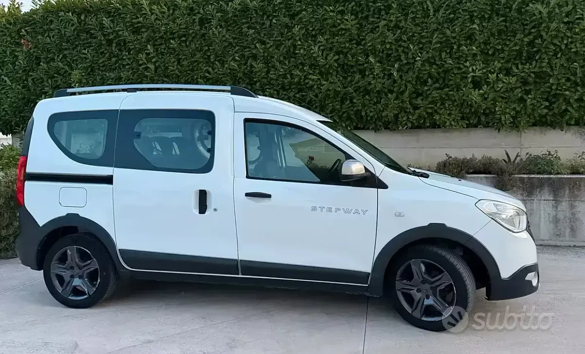 Usata Dacia Dokker Stepway 90 CV (66 kW) 2017 Bianco Monovolume
