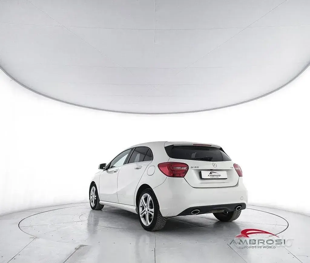 Usata Mercedes A180 109 CV (80 kW) 2013 Bianco Utilitaria