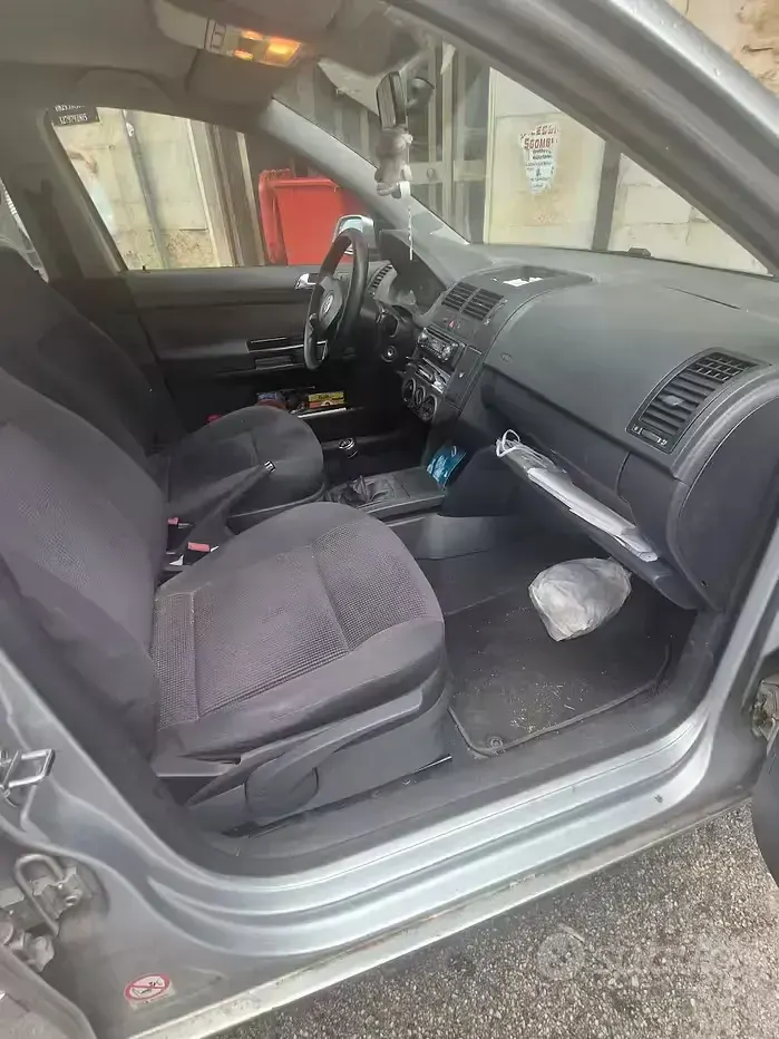 Usata VW Polo 80 CV (58 kW) 2005 Grigio Berlina